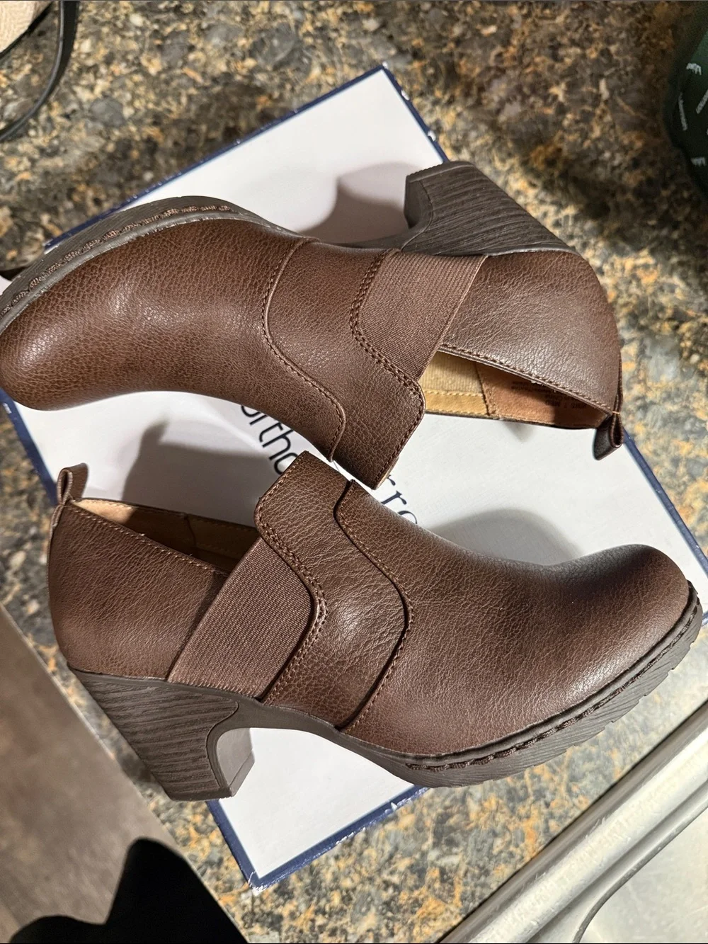 croft & barrow Maid women’s Brown Leather ankle boots